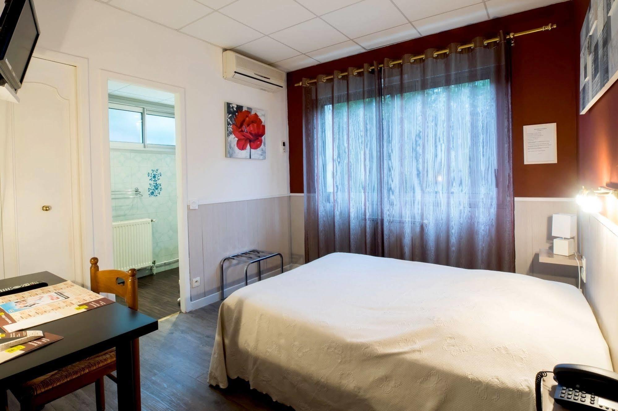Logis Hotel L'Abricotine Tain-lʼHermitage Zewnętrze zdjęcie